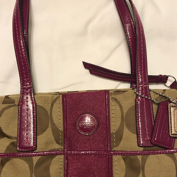 Coach canvas handbag, used - Picture 2 of 6